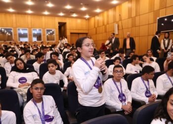 وزير الاتصالات يكرم الفرق المصرية المشاركة فى المنتدى الأفرواسيوى للابتكار والتكنولوجيا بماليزيا