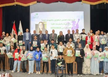 “رئيس البريد” تكرم أبناء العاملين المتفوقين دراسياً.. على مستوى الجمهورية