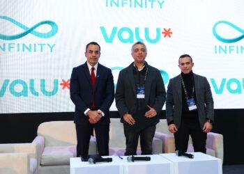 اتفاق بين ڤاليو وإنفنيتي لتسهيل وصول العملاء إلى شواحن السيارات الكهربائية المنزلية وحلول الشحن من خلال خطط سداد مرنة