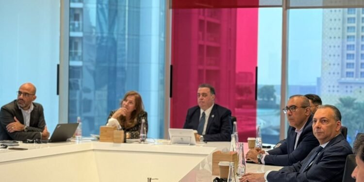 في إطار الشراكة بين وزارة الصحة و إي هيلث وفد مصري يطّلع على التجارب الإقليمية لدعم التحول الرقمي