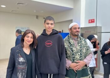 مستشفى أهل مصر لعلاج الحروق يحتفل بخروج أول مريض بعد التعافي التام من حروق بلغت 75% باستخدام زراعة الجلد الطبيعي