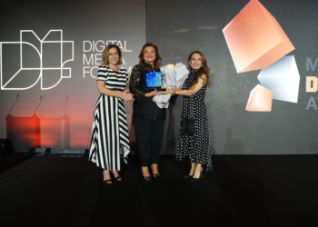 جوائز MENA الرقمية تحتفي بالفائزين لعام 2025 وتكرّم نجلا سمعان مزبودي تقديراً لمسيرتها القيادية ورؤيتها الملهمة