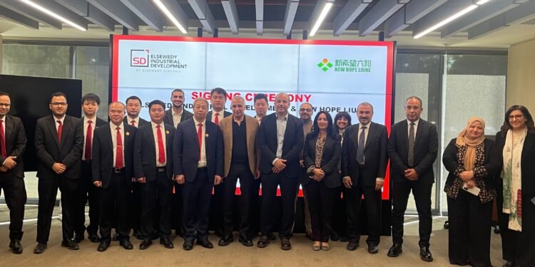 السويدي للتنمية الصناعية توقع عقدً ارض صناعي مع “نيوهوب” لإنشاء مصنع أعلاف في “اندستريا العاشر”