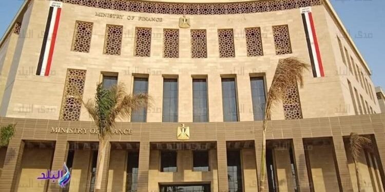 انخفاض طفيف في عجز الموازنة خلال اول 8 اشهر من العام المالي