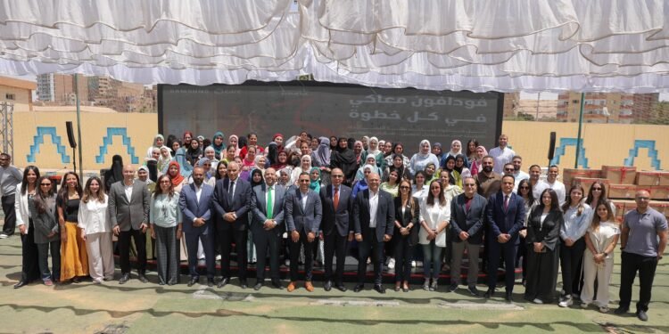ڤودافون مصر تحتفي بأثر برنامج “معاكي” لتمكين المرأة الريفية.. وتكرّم سفيرات البرنامج ضمن احتفالية بالمنيا بحضور المحافظ