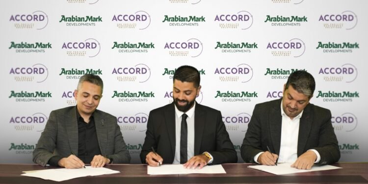 تعاون استراتيجي بين شركتي «Arabian Mark Developments» و«أكورد» لإدارة وتشغيل مشروع «REWAQ Residence»