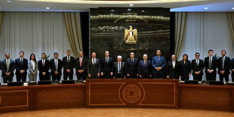 إي اف چي هيرميس تقدم خدماتها الاستشارية لكل من الشركة القابضة للصناعات المعدنية وشركة مصر للألومنيوم في شراكة مع ترافيجورا لإنشاء مصهر جديد للألومنيوم الخام الأولي بطاقة 300 ألف طن سنويًا