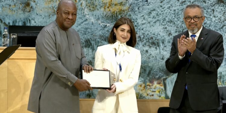 الصحة العالمية تكرّم الدكتورة هبة السويدي بجائزة المدير العام خلال جمعية الصحة العالمية بجنيف