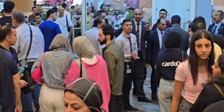 من القاهرة إلى العالم.. المصريون أول من يجرب خاتم التحكم باللمس من cardoO