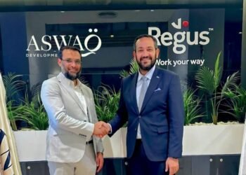 “أسواق للتطوير” توقع اتفاقية تعاون مع IWG العالمية لتواجد مقر Regus بـ”مول سولاريا” في الشروق