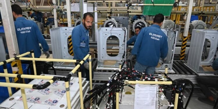 وزير الصناعة يشهد تركيب خطوط انتاج اول مصنع في الشرق الاوسط لتصنيع كمبروسور التكييف
