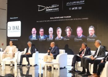 خبراء السياحة والاستثمار: تطوير تجربة السائح مفتاح مضاعفة العوائد وتعزيز تنافسية مصر عالميًا