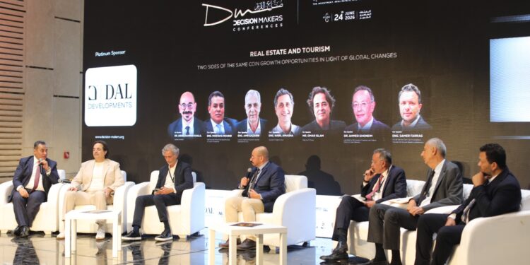 خبراء السياحة والاستثمار: تطوير تجربة السائح مفتاح مضاعفة العوائد وتعزيز تنافسية مصر عالميًا