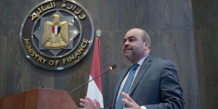 نائب وزير المالية : تشجيع التفكير الإبداعي لدى العاملين.. لتعزيز قدرتهم على أداء خدمة أفضل 