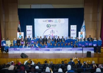 الرئيس التنفيذي للمصرية للاتصالات يكرم أصحاب المشروعات المتميزة بمدارس WE للتكنولوجيا التطبيقية