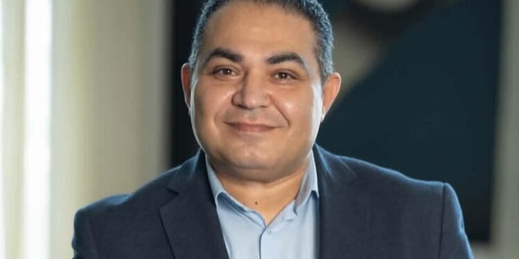 محمد عيد سليمان يتسلم درع تكريم فوربس الشرق الأوسط بعد اختياره ضمن أقوى قادة التسويق لعام 2026