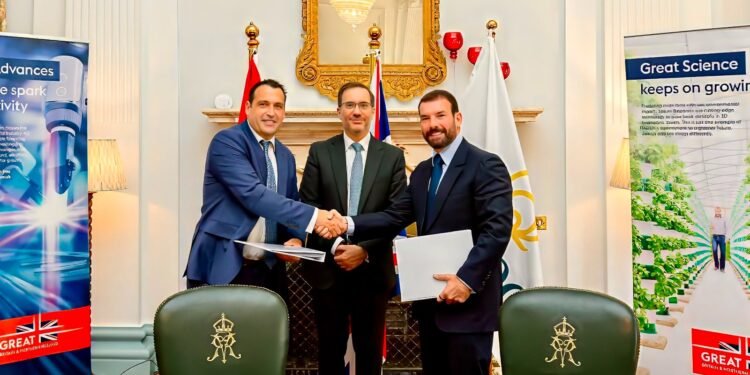 مجموعة ألاميدا للرعاية الصحية ومؤسسة جايز آند سانت توماس البريطانية توقّعان مذكرة تفاهم استراتيجية لتعزيز التعاون المشترك