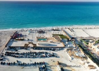 كيو للتطوير العقاري تطلق «كيو باي» وتعلن عن أفتتاح شاطئ”Amarai Beach” في قلب الساحل القريب 