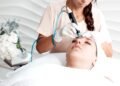 كلينيك لا بريري تكشف عن مقرها المُجدد حديثًا. مركز متطور لعلوم البشرة المتقدمة والطب التجميلي التجديدي.