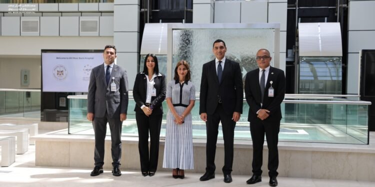 وزير الشباب والرياضة يزور مستشفى أهل مصر لعلاج الحروق لتعزيز التعاون مع مؤسسات المجتمع المدني