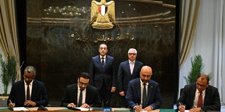 دي بي ورلد تطلق أول مركز لوجستي متكامل للتوزيع الإقليمي في “السخنة لوجستيك بارك”