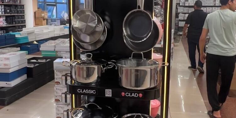 El Zenouki Develops In-Store Product Displays with Dedicated Units and Stands to Strengthen Brand Presence
