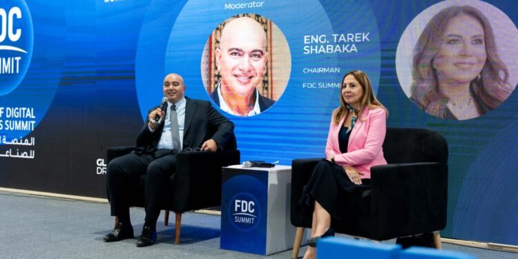 نائب وزير الاتصالات للتطوير المؤسسي خلال منتدى «FDC Women»: امتلاك مهارات الذكاء الاصطناعي يدعم تأثير المرأة في صنع القرار 