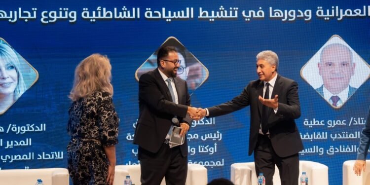 في ختام «منتدى الأهرام للسياحة المصرية».. رئيس «أوكتا القابضة» ووزير السياحة والآثار يبحثان دور التنمية العمرانية في تنشيط السياحة الشاطئية