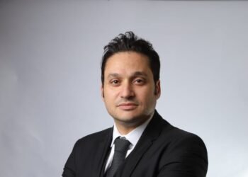 إيهاب عمر: السوق العقاري يحتاج آليات للتخارج وإعادة تدوير الوحدات قبل التعثر