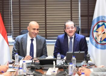 وزيرا المالية والتربية والتعليم يبحثان سبل تحسين أوضاع المعلمين المالية