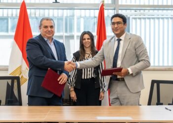 شراكة بين “المواصفات والجودة” و”PhotonX” لتقديم خدمات الاختبارات وإصدار شهادات الاعتماد والتقارير الفنية