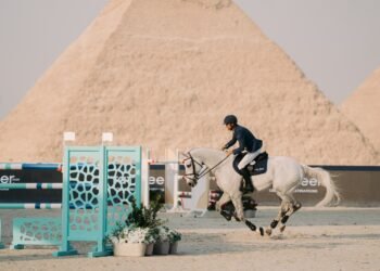 تطوير مصر قدمت الجائزة الكبرى لبطولة “لونجين العالمية لقفز الحواجز” بالأهرامات