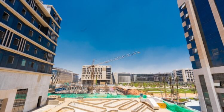 «نيو بلان للتطوير» تنهي تسليم المرحلتين الأولى والثانية بمشروع «إيلفين مول» وتستعد لبدء تشغيله خلال 2026